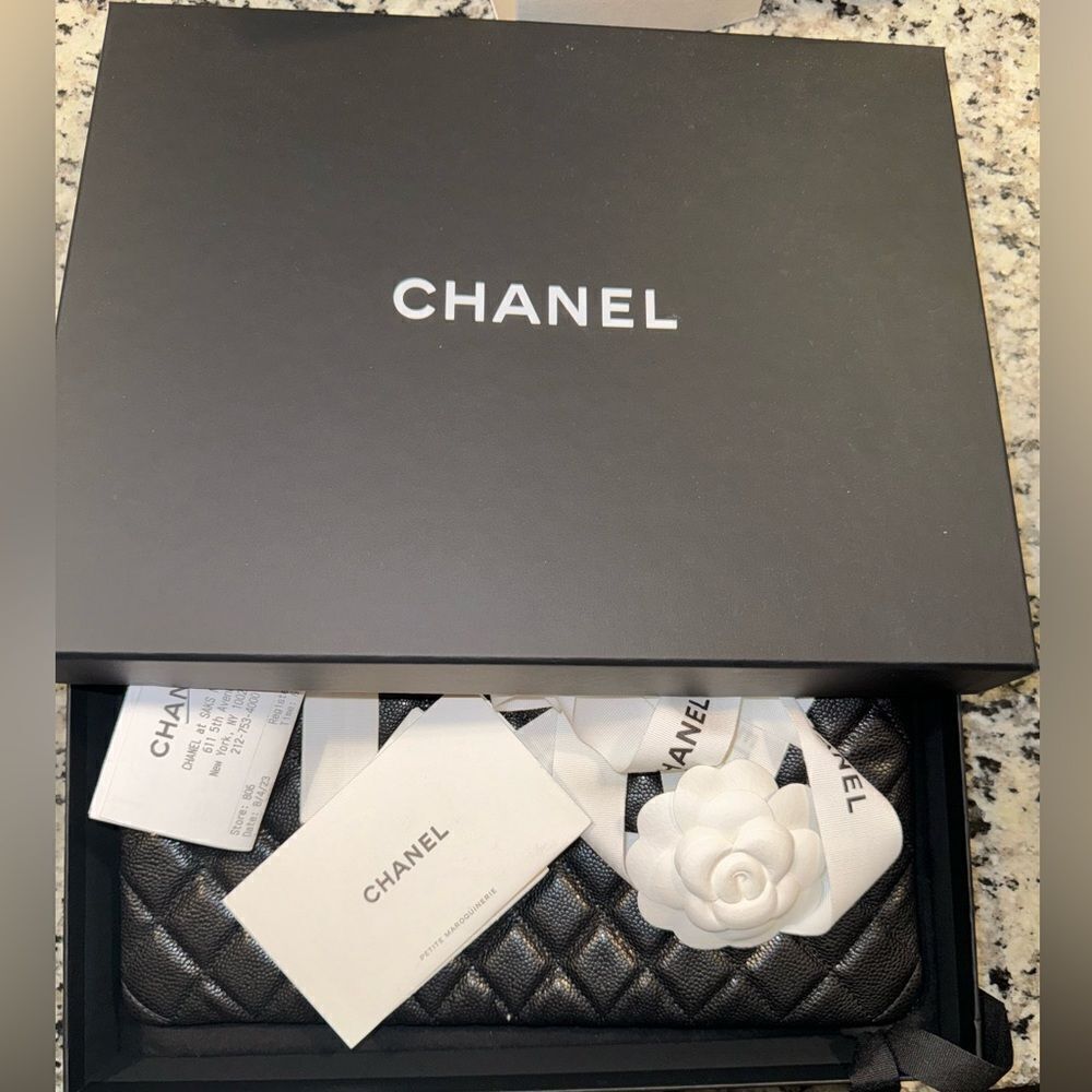 Medium Chanel Boy Ocase - Picture 7 of 7